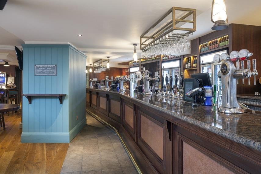 ホテル The Queen'S Head Wetherspoon タヴィストック エクステリア 写真
