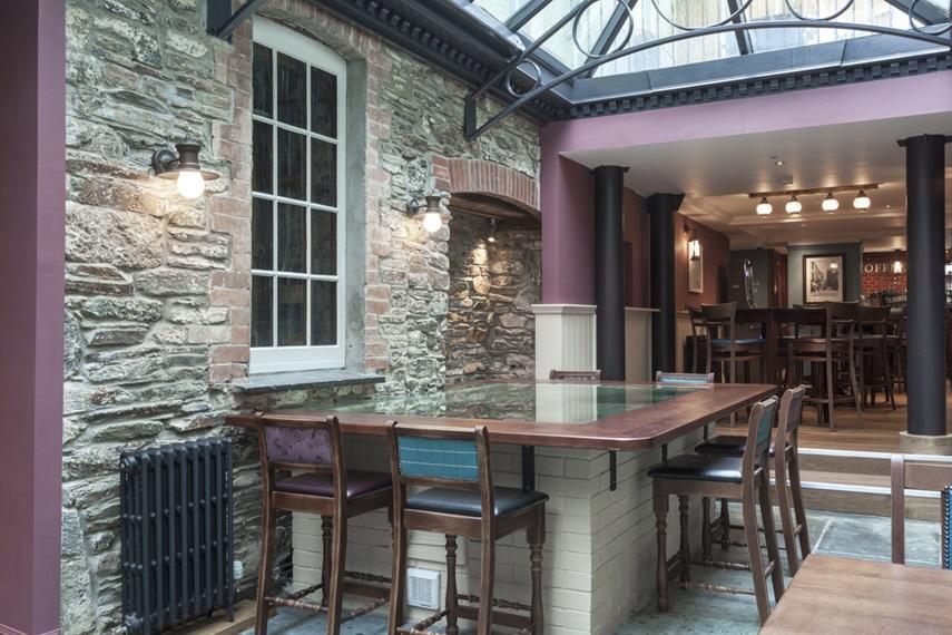 ホテル The Queen'S Head Wetherspoon タヴィストック エクステリア 写真